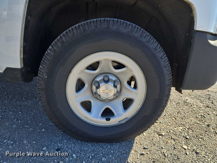 image for item ET1182 2019 Chevrolet Silverado 1500 Ext. Cab pickup truck