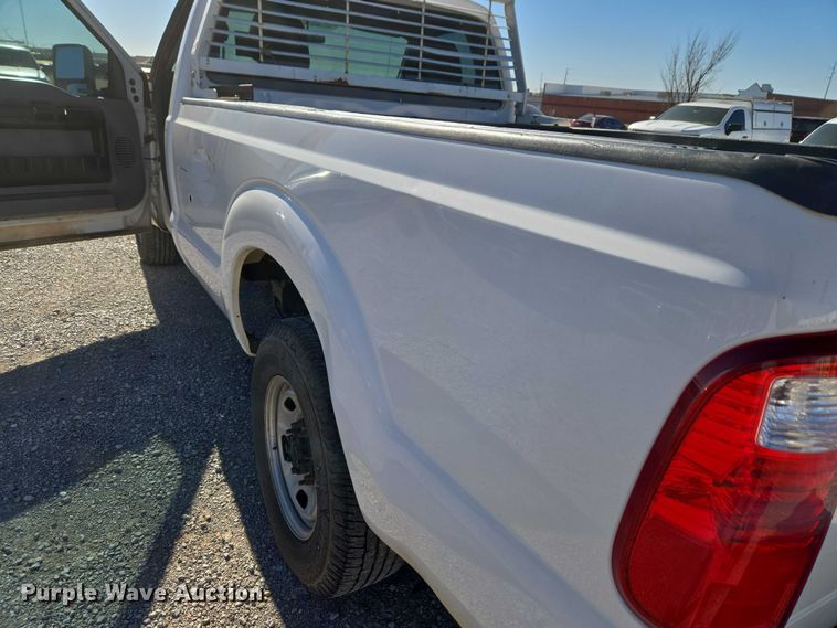 image for item ET1184 2016 Ford F250 Super Duty pickup truck