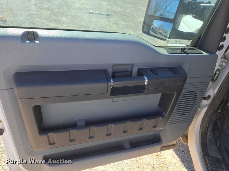 image for item ET1184 2016 Ford F250 Super Duty pickup truck