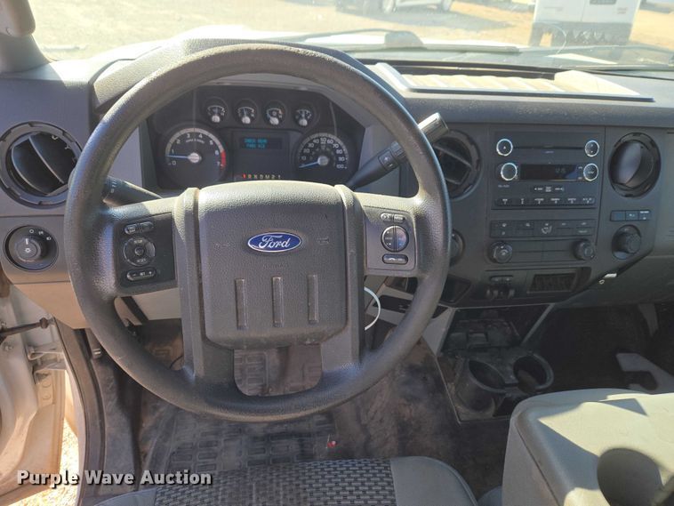 image for item ET1184 2016 Ford F250 Super Duty pickup truck