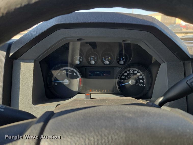 image for item ET1184 2016 Ford F250 Super Duty pickup truck