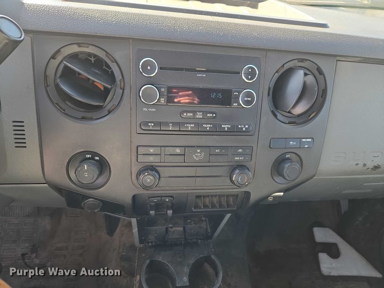 image for item ET1184 2016 Ford F250 Super Duty pickup truck