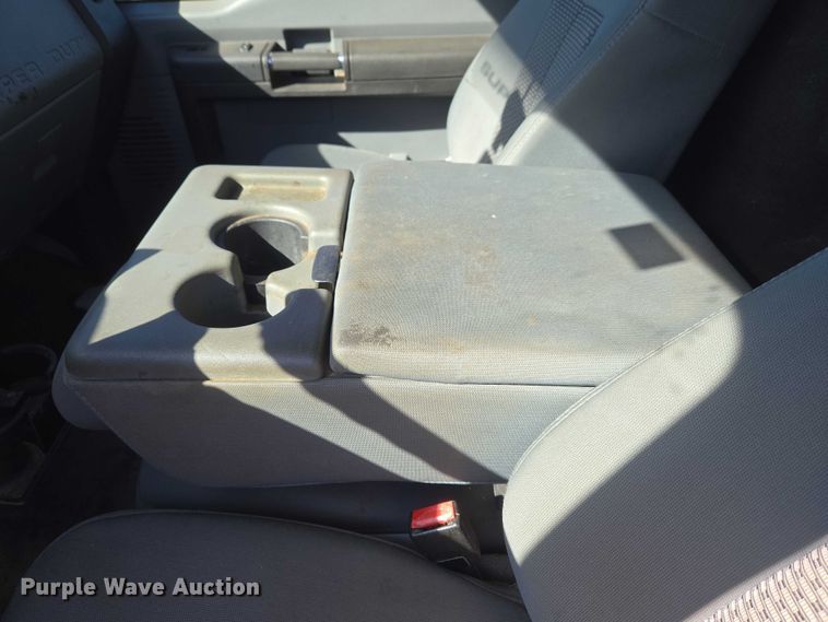 image for item ET1184 2016 Ford F250 Super Duty pickup truck