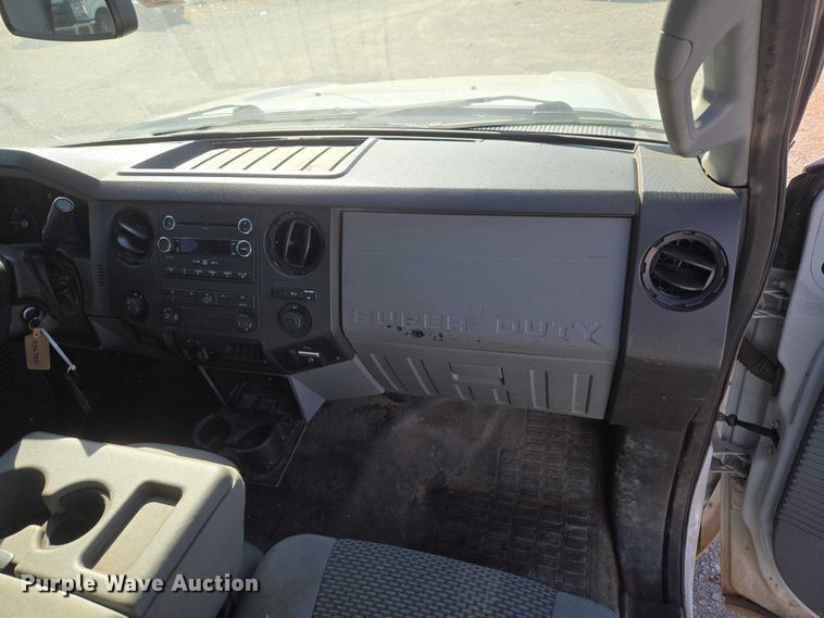 image for item ET1184 2016 Ford F250 Super Duty pickup truck