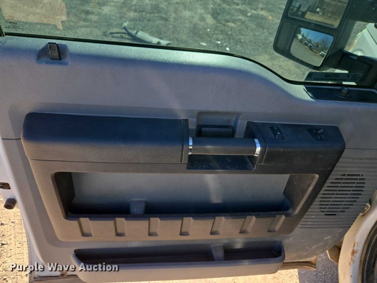 image for item ET1185 2015 Ford F250 Super Duty pickup truck