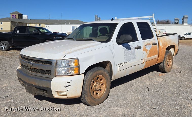 image for item ET1187 2007 Chevrolet Silverado 1500 Crew Cab pickup truck