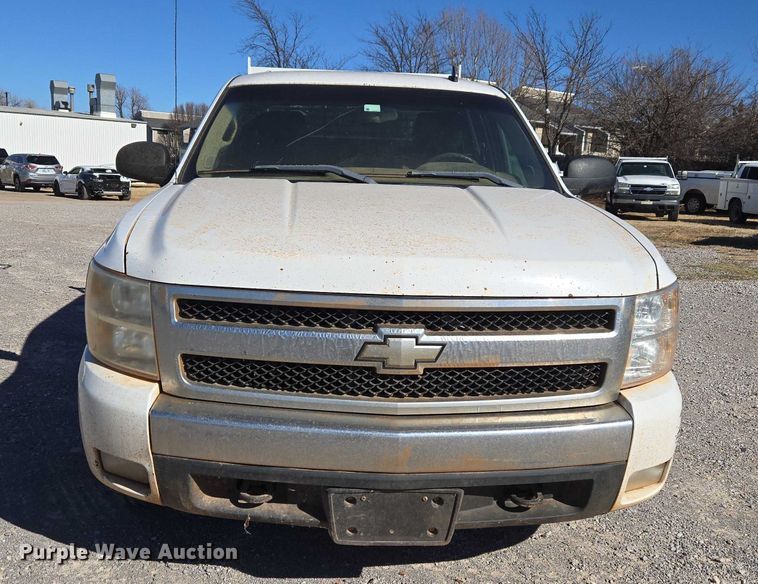 image for item ET1187 2007 Chevrolet Silverado 1500 Crew Cab pickup truck