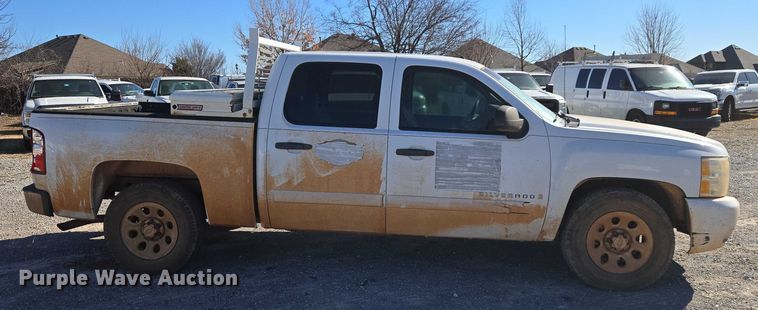 image for item ET1187 2007 Chevrolet Silverado 1500 Crew Cab pickup truck