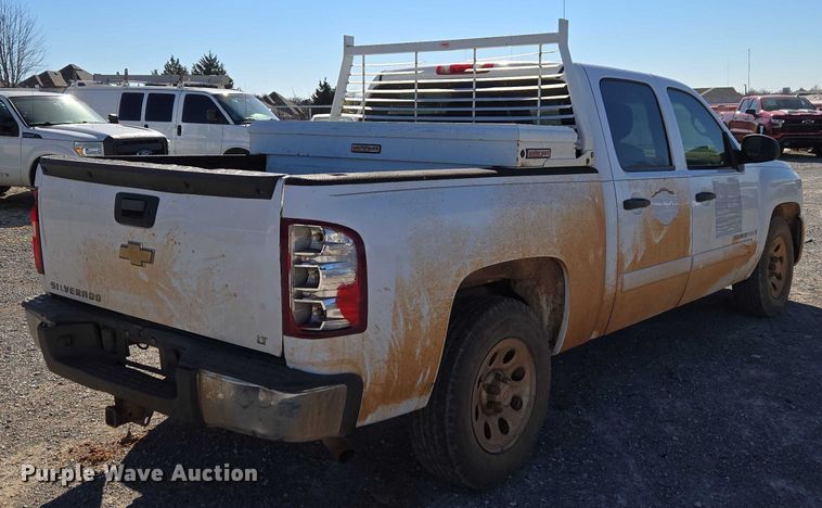 image for item ET1187 2007 Chevrolet Silverado 1500 Crew Cab pickup truck