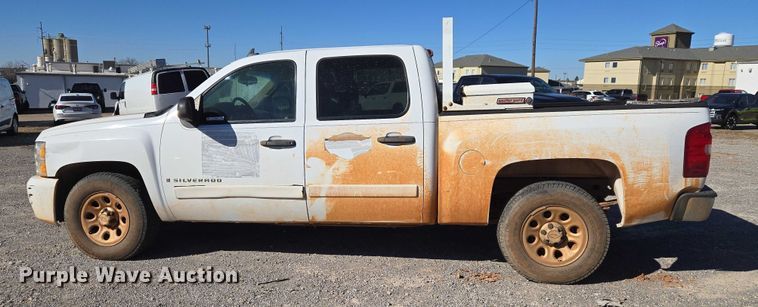 image for item ET1187 2007 Chevrolet Silverado 1500 Crew Cab pickup truck