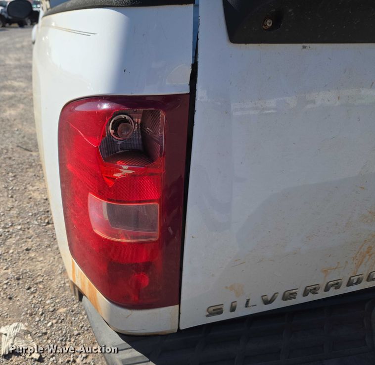 image for item ET1187 2007 Chevrolet Silverado 1500 Crew Cab pickup truck