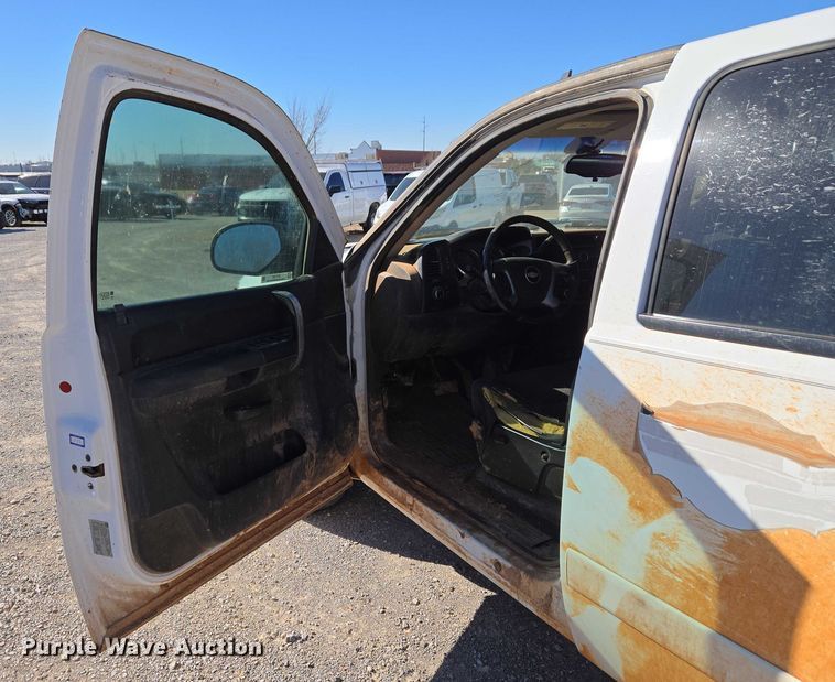 image for item ET1187 2007 Chevrolet Silverado 1500 Crew Cab pickup truck