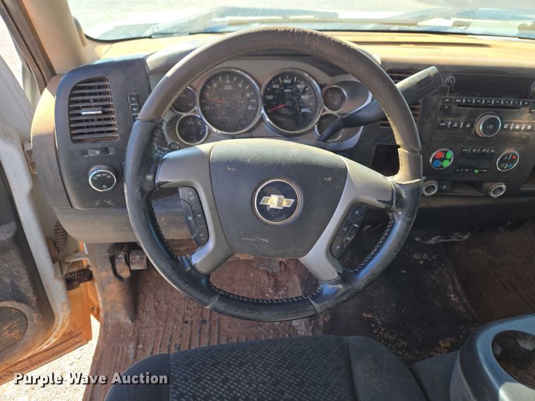 image for item ET1187 2007 Chevrolet Silverado 1500 Crew Cab pickup truck