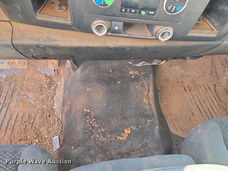 image for item ET1187 2007 Chevrolet Silverado 1500 Crew Cab pickup truck