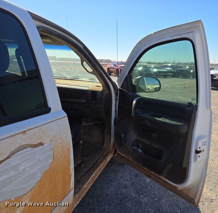 image for item ET1187 2007 Chevrolet Silverado 1500 Crew Cab pickup truck