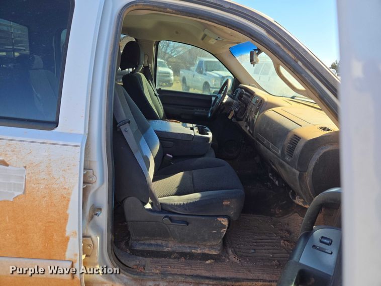 image for item ET1187 2007 Chevrolet Silverado 1500 Crew Cab pickup truck