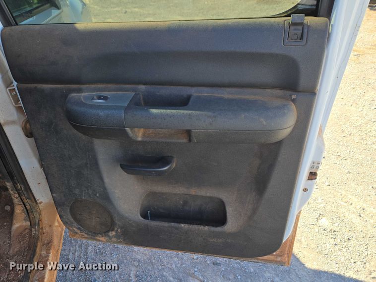 image for item ET1187 2007 Chevrolet Silverado 1500 Crew Cab pickup truck