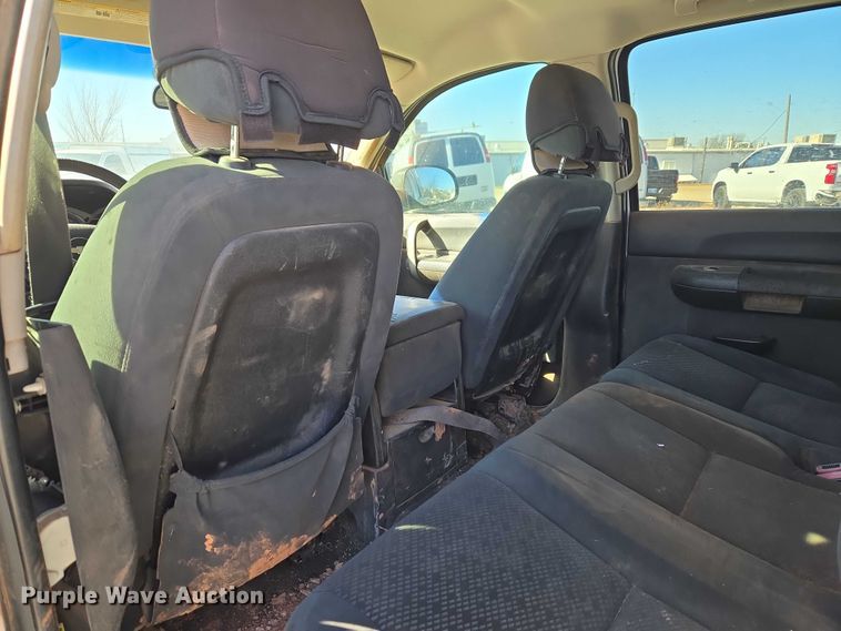 image for item ET1187 2007 Chevrolet Silverado 1500 Crew Cab pickup truck