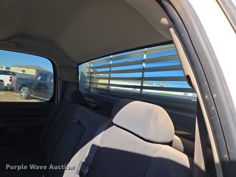 image for item ET1187 2007 Chevrolet Silverado 1500 Crew Cab pickup truck