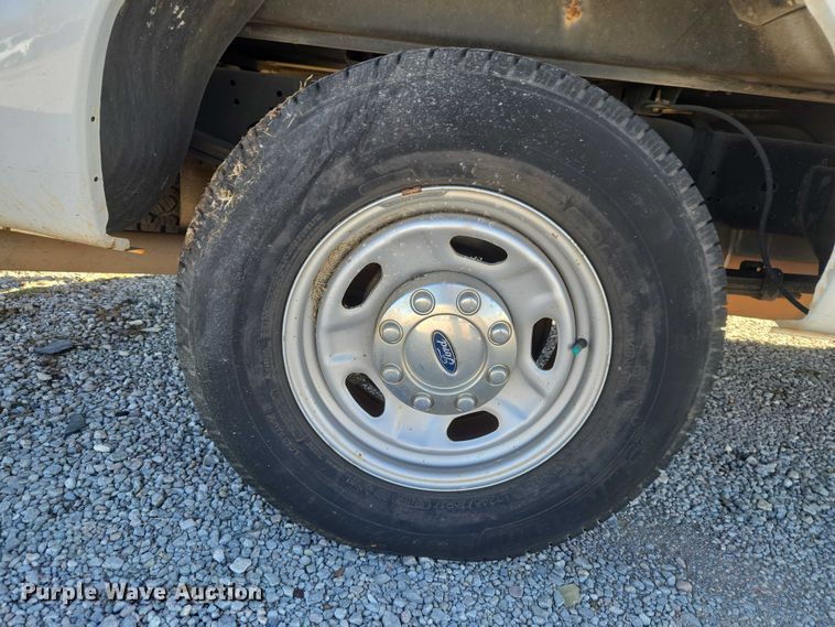 image for item ET1189 2016 Ford F250 Super Duty XL pickup truck