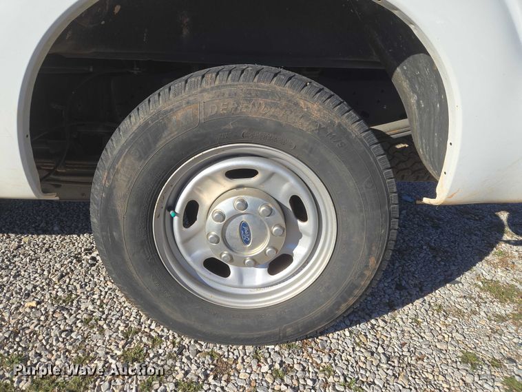 image for item ET1189 2016 Ford F250 Super Duty XL pickup truck