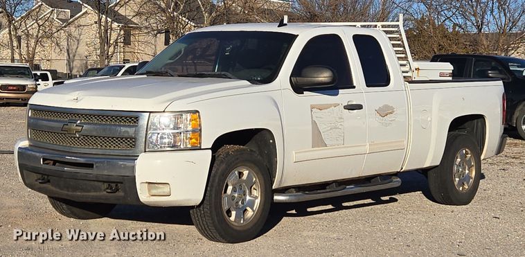 image for item ET1190 2011 Chevrolet Silverado 1500 Ext. Cab pickup truck
