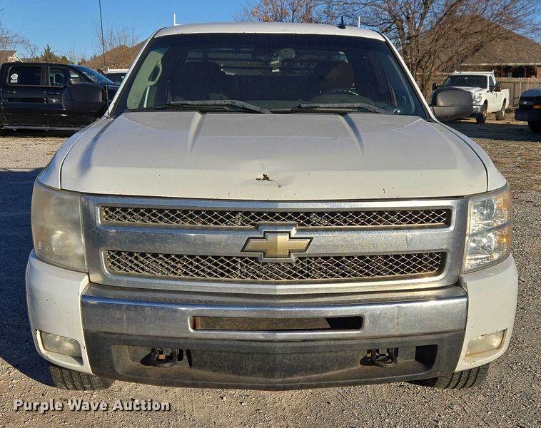 image for item ET1190 2011 Chevrolet Silverado 1500 Ext. Cab pickup truck