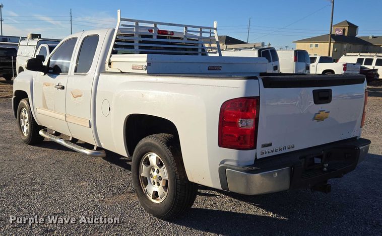 image for item ET1190 2011 Chevrolet Silverado 1500 Ext. Cab pickup truck