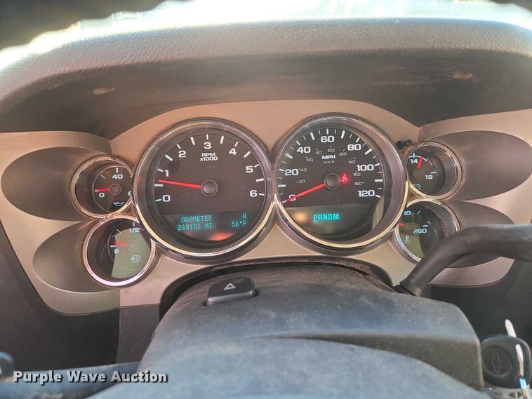 image for item ET1190 2011 Chevrolet Silverado 1500 Ext. Cab pickup truck