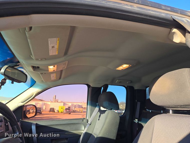 image for item ET1190 2011 Chevrolet Silverado 1500 Ext. Cab pickup truck