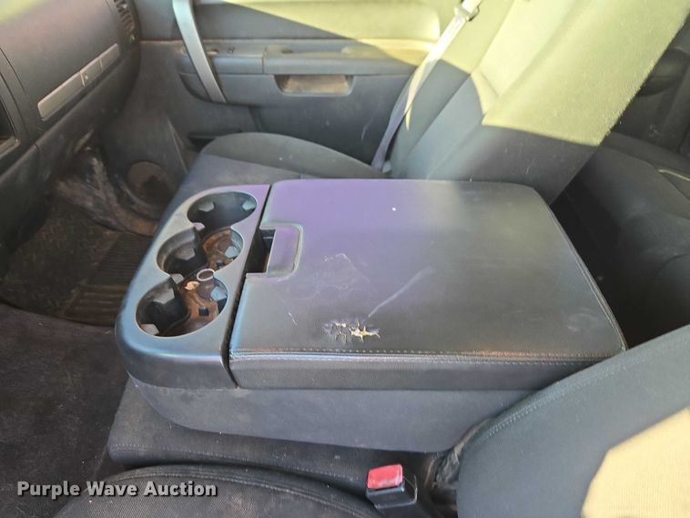 image for item ET1190 2011 Chevrolet Silverado 1500 Ext. Cab pickup truck