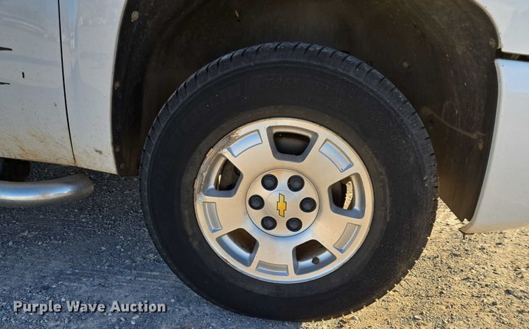 image for item ET1190 2011 Chevrolet Silverado 1500 Ext. Cab pickup truck