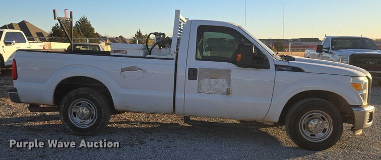 image for item ET1191 2016 Ford F250 Super Duty XL pickup truck