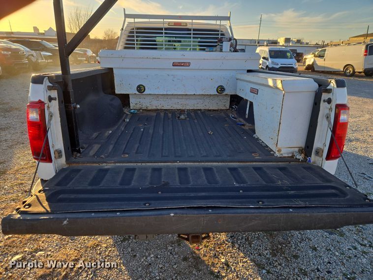 image for item ET1191 2016 Ford F250 Super Duty XL pickup truck