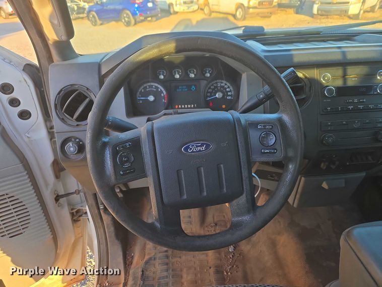 image for item ET1191 2016 Ford F250 Super Duty XL pickup truck