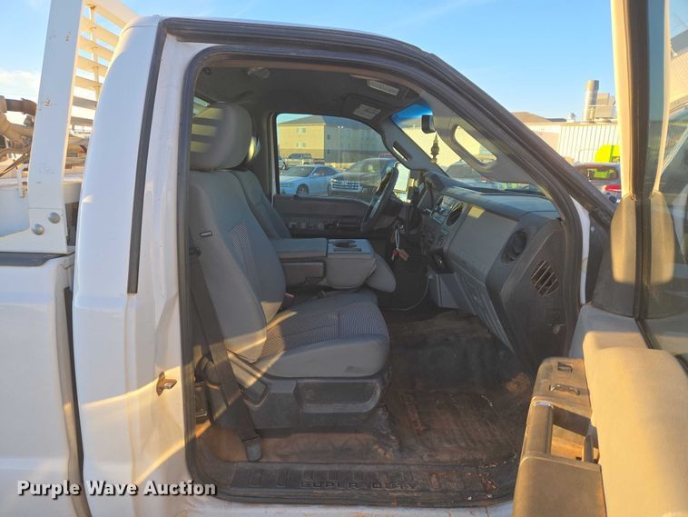 image for item ET1191 2016 Ford F250 Super Duty XL pickup truck