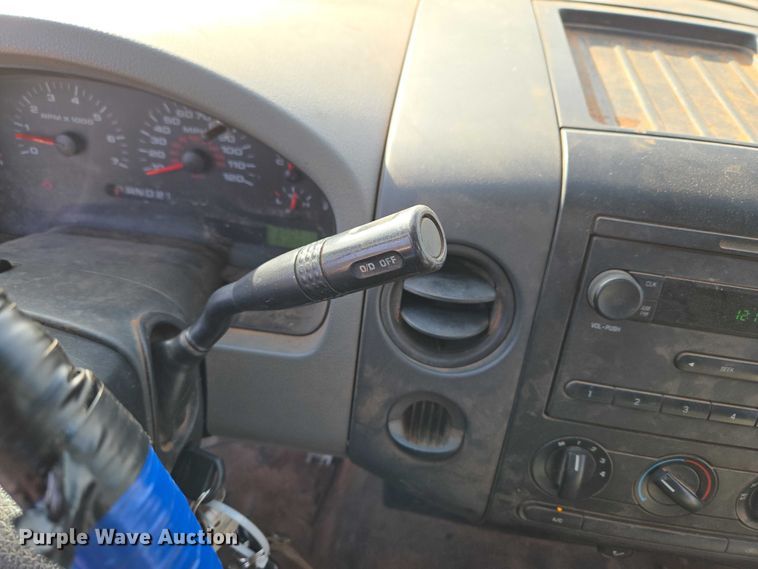 image for item ET1192 2008 Ford F150 XL pickup truck