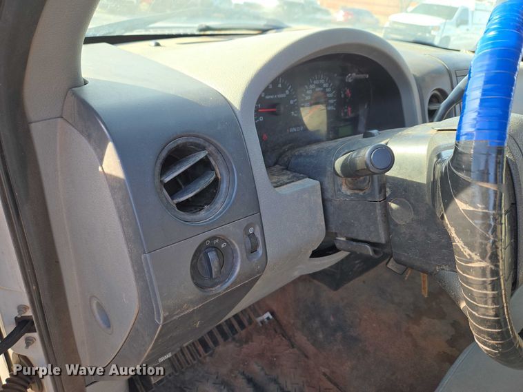 image for item ET1192 2008 Ford F150 XL pickup truck