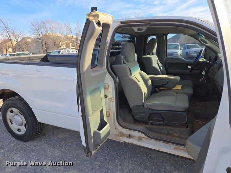 image for item ET1192 2008 Ford F150 XL pickup truck