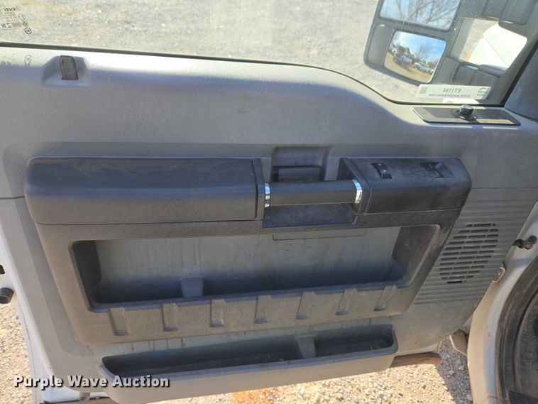 image for item ET1194 2016 Ford F250 Super Duty XL pickup truck