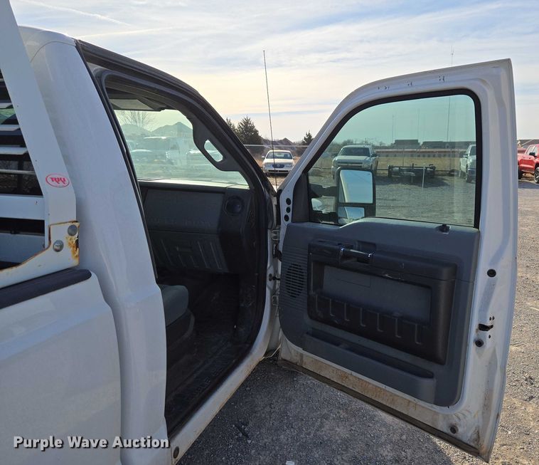 image for item ET1194 2016 Ford F250 Super Duty XL pickup truck