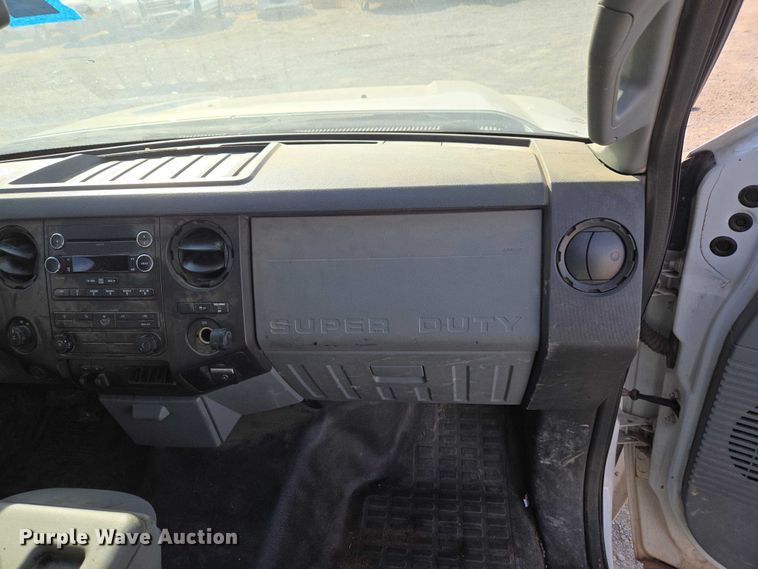 image for item ET1194 2016 Ford F250 Super Duty XL pickup truck