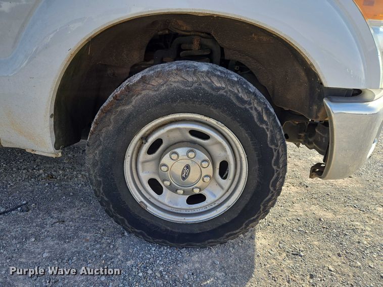 image for item ET1194 2016 Ford F250 Super Duty XL pickup truck