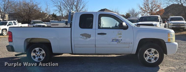 image for item ET1195 2008 Chevrolet Silverado 1500 Ext. Cab pickup truck