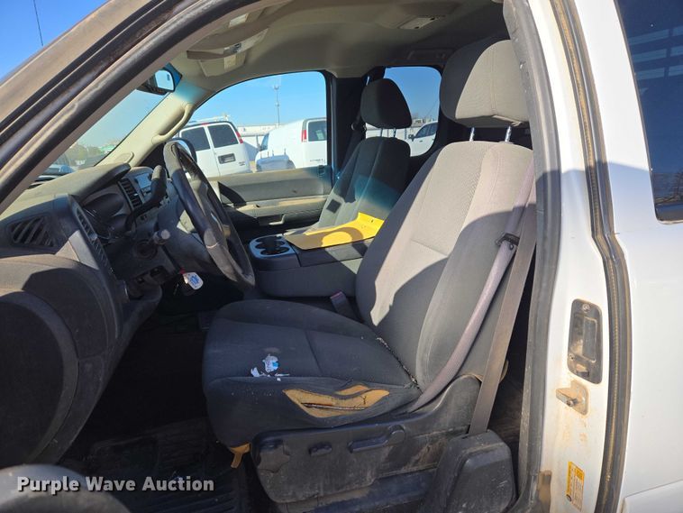 image for item ET1195 2008 Chevrolet Silverado 1500 Ext. Cab pickup truck