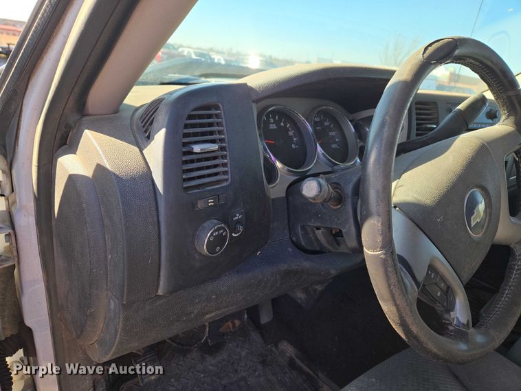 image for item ET1195 2008 Chevrolet Silverado 1500 Ext. Cab pickup truck