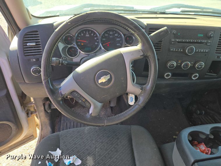 image for item ET1195 2008 Chevrolet Silverado 1500 Ext. Cab pickup truck