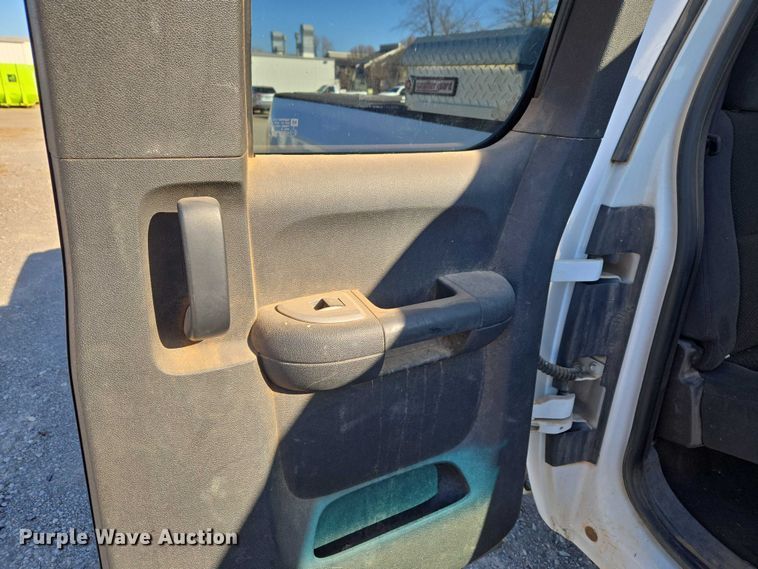 image for item ET1195 2008 Chevrolet Silverado 1500 Ext. Cab pickup truck