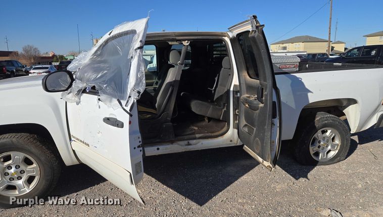 image for item ET1195 2008 Chevrolet Silverado 1500 Ext. Cab pickup truck