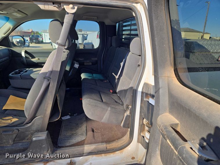 image for item ET1195 2008 Chevrolet Silverado 1500 Ext. Cab pickup truck